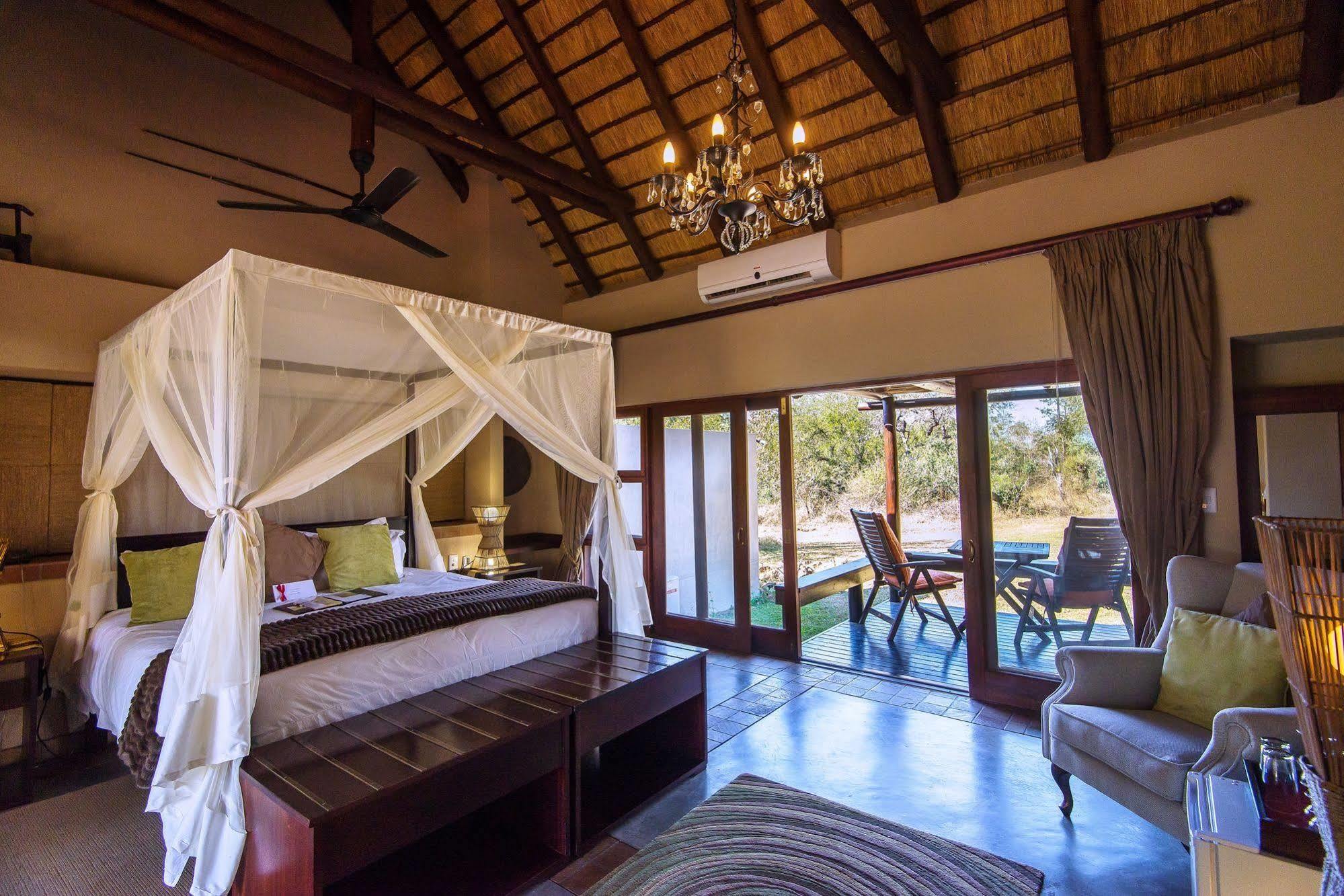 Inyati Game Lodge Metsi Esterno foto